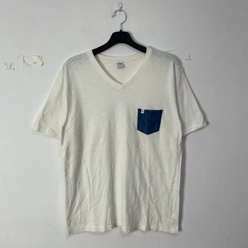 [BUNJANG] Edwin V-Neck Pocket Short Sleeve T-Shirt White / 에드윈 브이넥 포켓 반팔 티셔츠 화이트