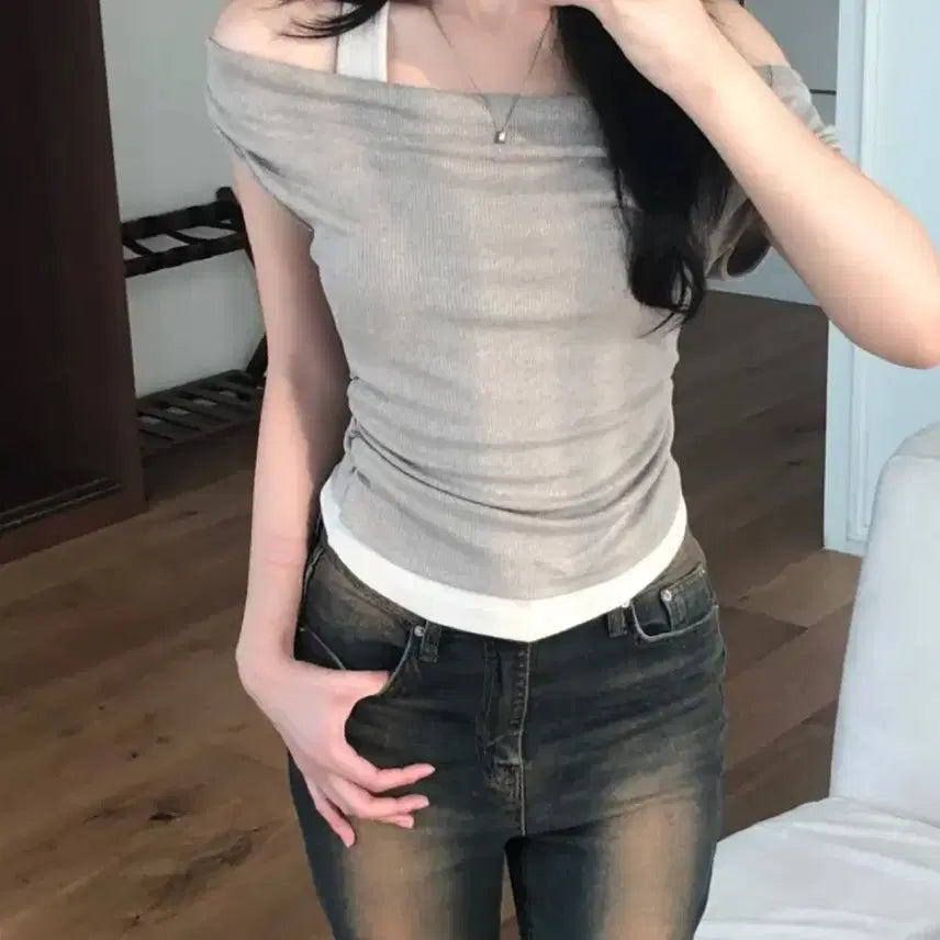 [BUNJANG] Halterneck Layered Off-Shoulder Top Beige / 홀터탑 레이어드 오프숄더 베이지
