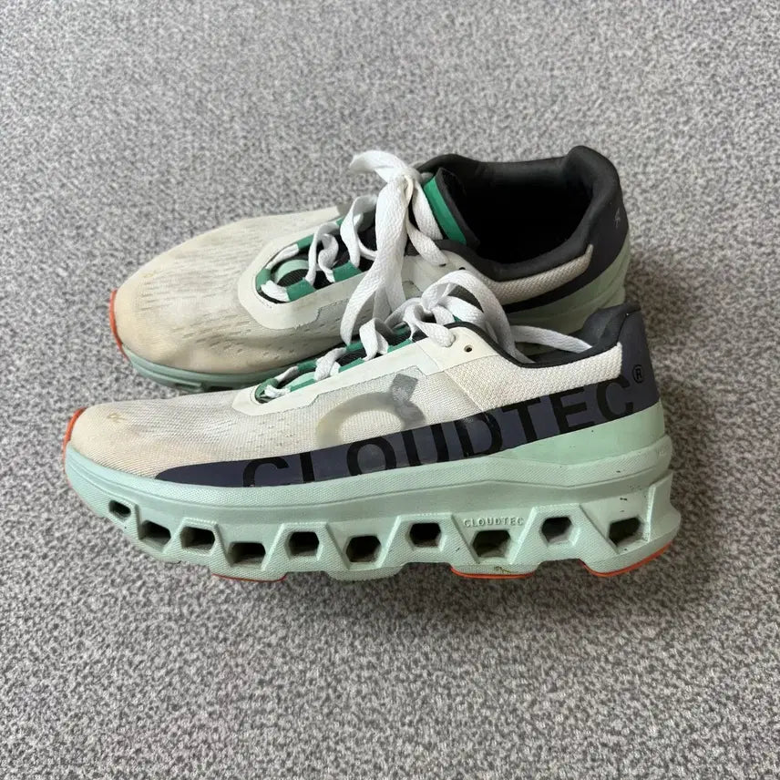 [BUNJANG] On Running Cloudmonster Running Shoes 270 / [정가 12만원] 온러닝 클라우드 몬스터 러닝화 270