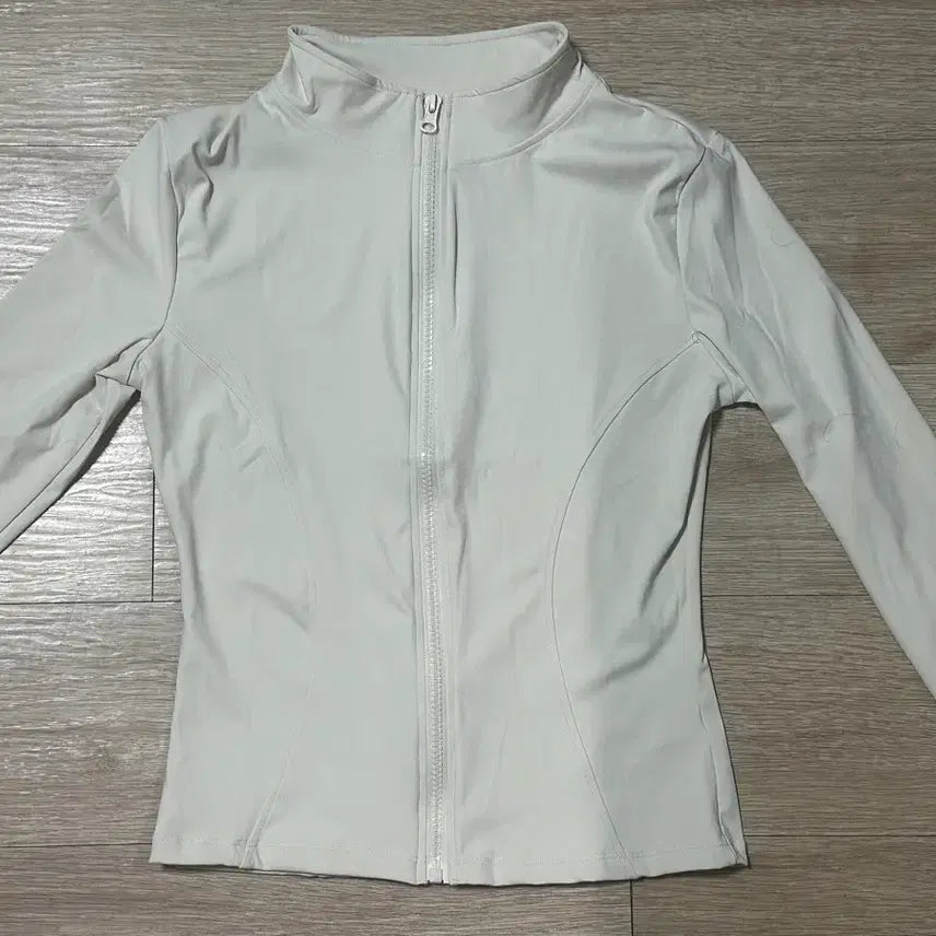 [BUNJANG] Vicky Vicky Stormy Rash Guard Swimsuit Women's Size M / 에이블리 비키비키 래쉬가드 래시가드 레시가드 수영복 여성