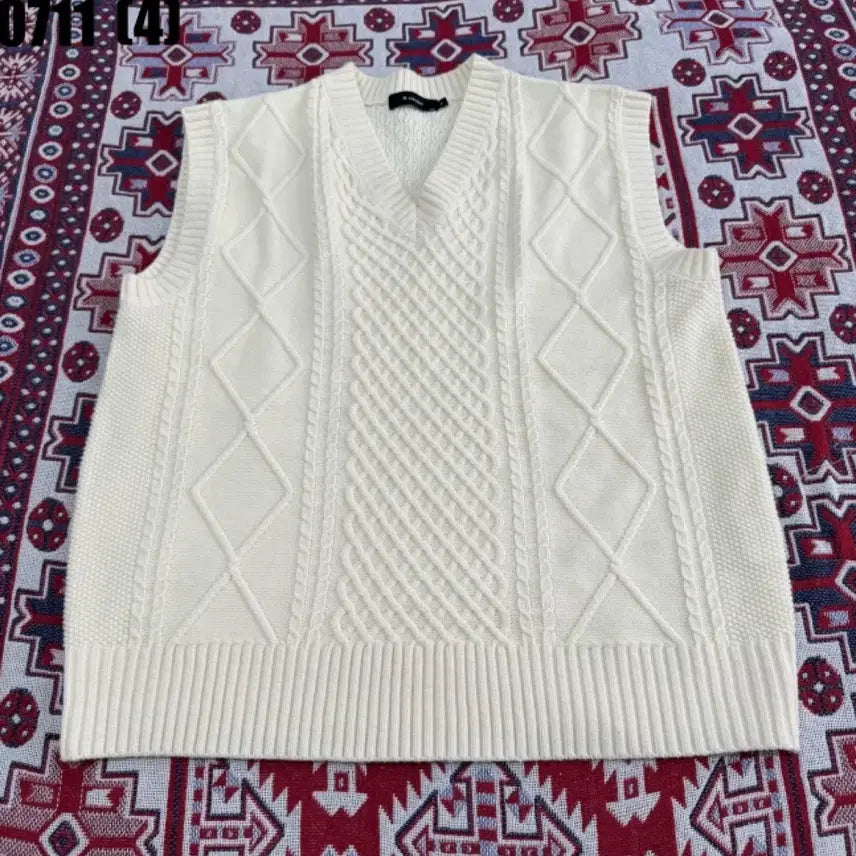 [BUNJANG] Musinsa Standard Women's Cable Knit Vest Ivory / 무신사스텐다드 우먼 케이블 니트 조끼 아이보리