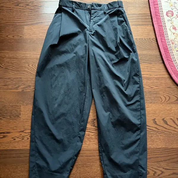 [BUNJANG] 24/7 Series Nylon Pants with Single Pleat and Elastic Waistband / 24/7 시리즈 밴딩 원턱 나일론 팬츠
