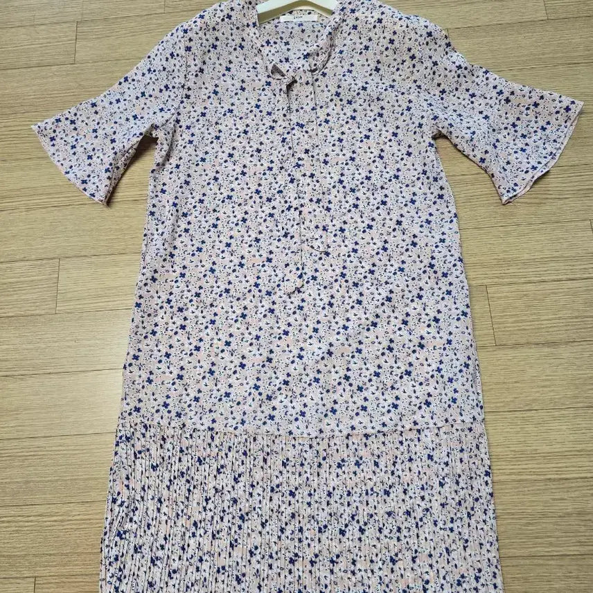 [BUNJANG] Datum Floral Pleated Dress / [새상품] Datum(다툼) 플로랄 플리츠 원피스