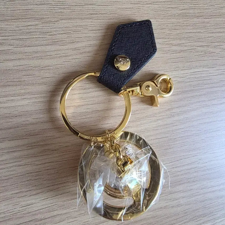 [BUNJANG] Vivienne Westwood Saffiano 3D Orb Keyring Black / [새상품] 비비안 웨스트우드 사피아노 3D 오브 키링 블랙