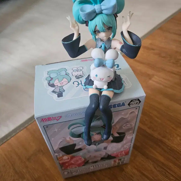 [BUNJANG] Sega Cinnamoroll x Hatsune Miku Figure / 세가 시나모롤 하츠네 미쿠 피규어