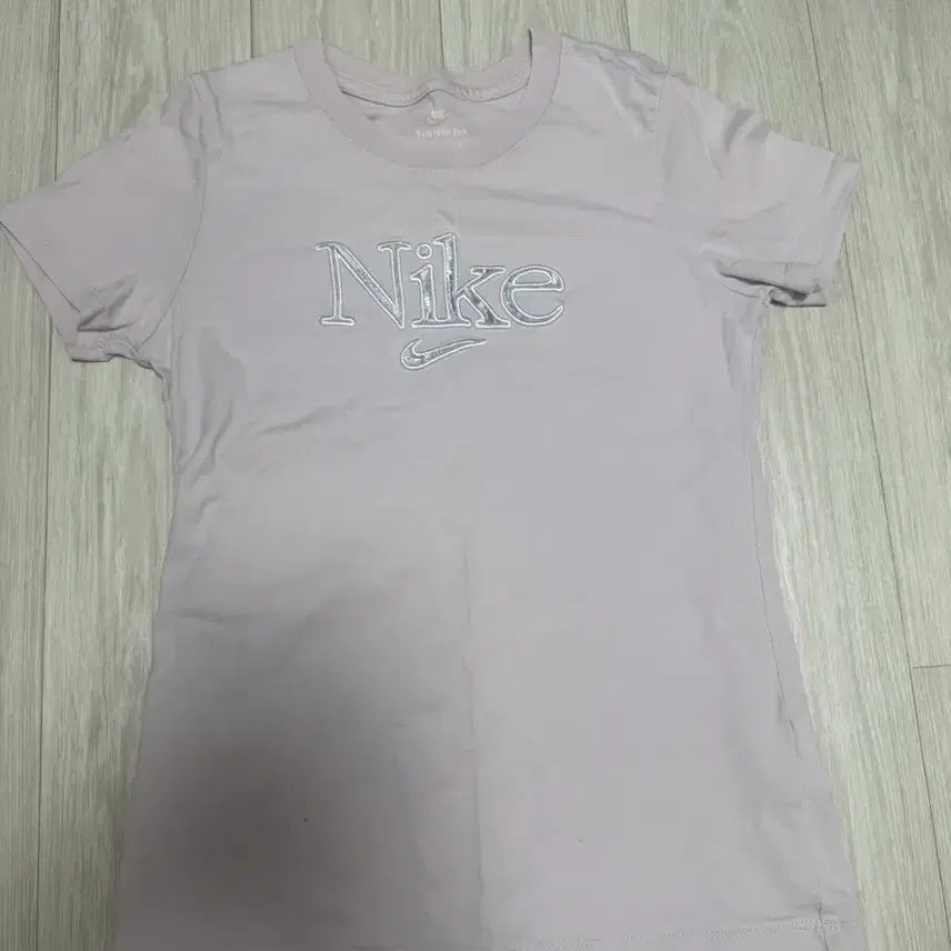 [BUNJANG] Nike Velvet Logo Short Sleeve T-Shirt / 나이키 벨벳 로고 반팔 티셔츠