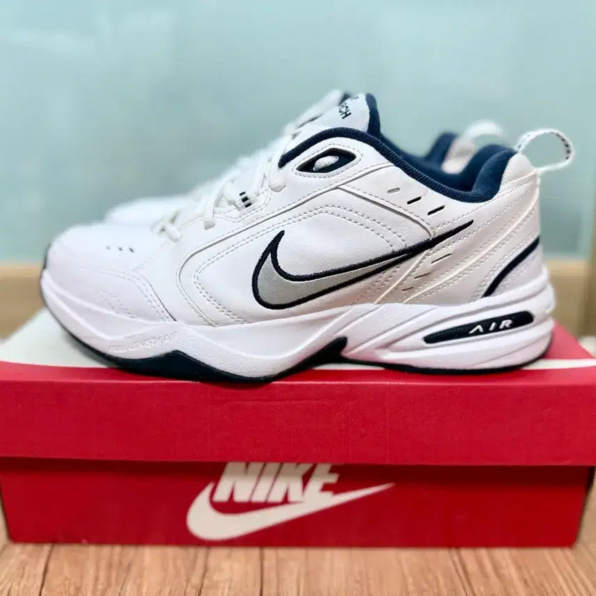 [BUNJANG] Nike Air Monarch IV White/Navy Sneakers (265mm) / 나이키 에어 모나크 IV 흰/남 265mm