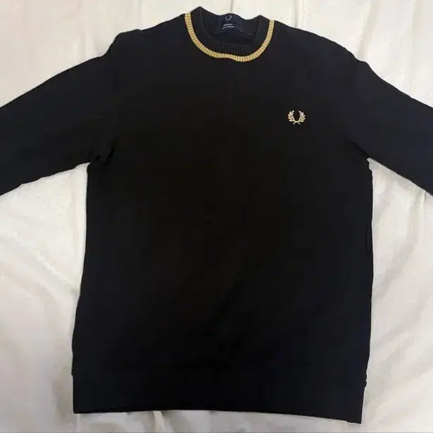 [BUNJANG] Fred Perry Sweatshirt Black Gold Color Block / 프레드페리 맨투맨 블랙 골드 배색