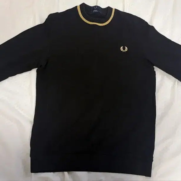[BUNJANG] Fred Perry Sweatshirt Black Gold Color Block / 프레드페리 맨투맨 블랙 골드 배색