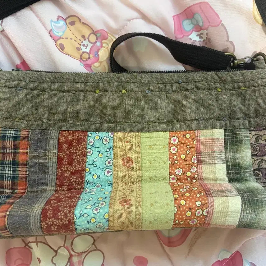 [BUNJANG] Patchwork Quilt Crossbody Bag / 패치 퀼트 크로스백