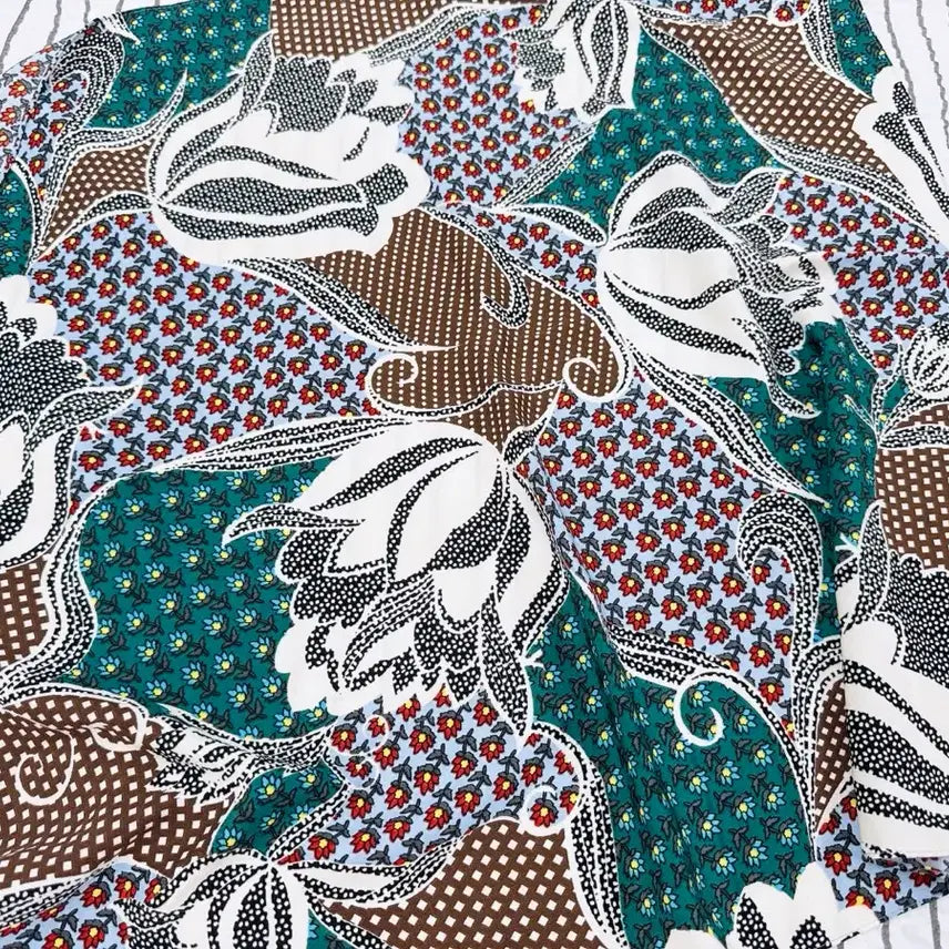 [BUNJANG] Patchwork Flower Pattern Scarf / 패치워크 플라워 패턴 스카프