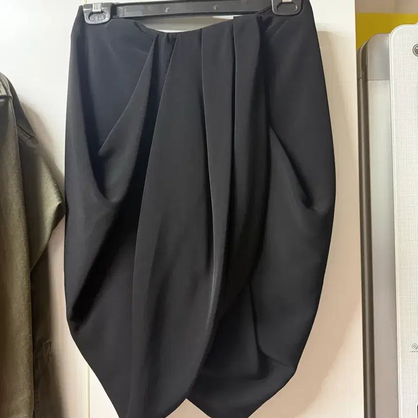 [BUNJANG] Black Tulip Skirt / 블랙 튤립 스커트