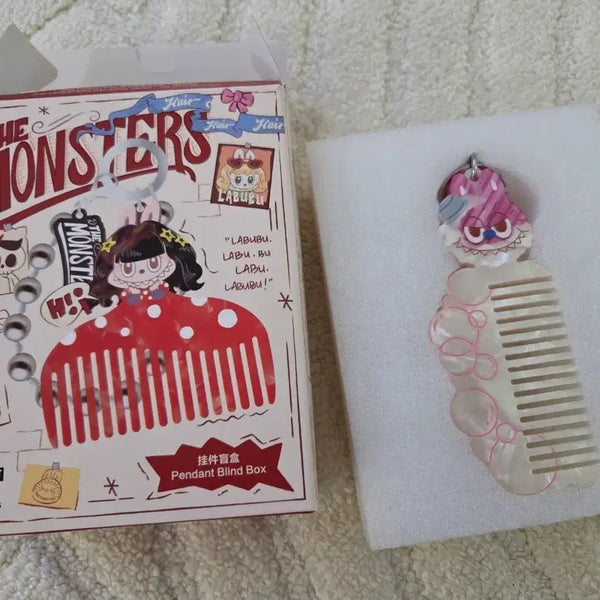 [BUNJANG] Pop Mart THE MONSTERS Pink Hair Comb Keychain / 팝마트 THE MONSTERS 헤어콤 키링 분홍  정품