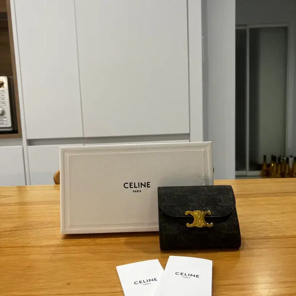 [BUNJANG] Celine Triomphe Flap Wallet / 셀린느 트리옹프 플랩 반지갑