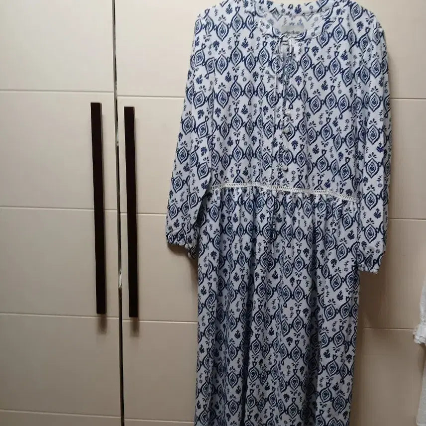 [BUNJANG] Blue Patterned Cooling Long Dress (Size 55) / 블루 패턴냉감롱 원피스55
