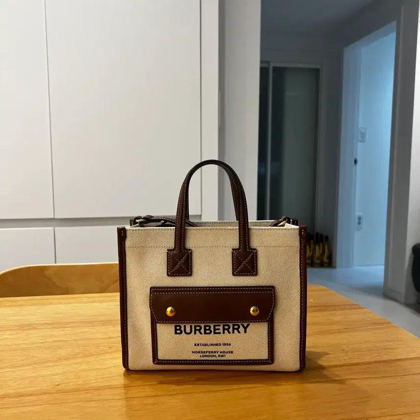[BUNJANG] Burberry Mini Freya Tote Bag / 버버리 미니 프레야 토트백