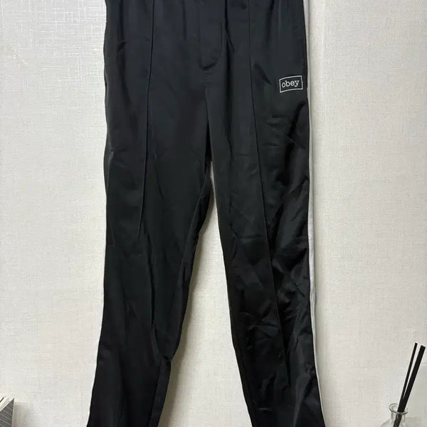 [BUNJANG] OBEY Track Pants / 오베이 트랙팬츠