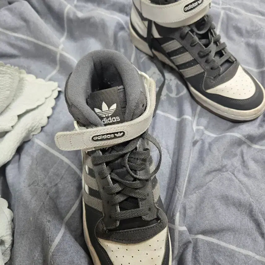 [BUNJANG] Adidas Forum Mid Sneakers / 아디다스 포럼 미드 260