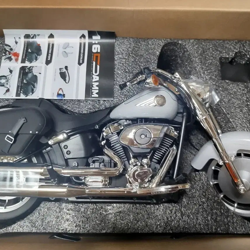 [BUNJANG] Harley-Davidson Fat Boy RC Model with Remote Control / 할리데이비슨 모형  팻보이 무선리모컨작동 약간의 하자로 싸게 팝니다