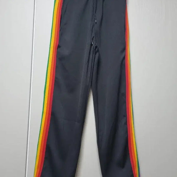 [BUNJANG] Rainbow Sideline Training Pants Black / 트레이닝팬츠 레인보우 사이드라인 블랙