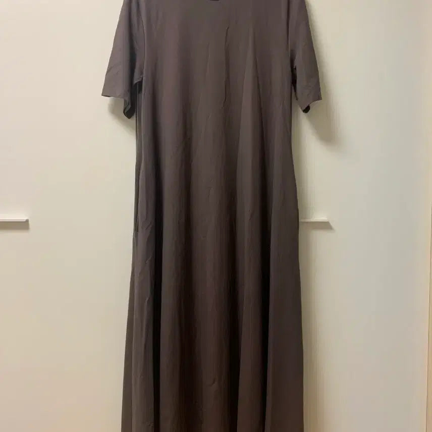 [BUNJANG] COS Women's Comfortable Short-Sleeve Long Dress / COS 브랜드의 편안한 반팔 롱 원피스