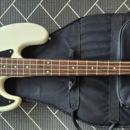 [BUNJANG] Dame Jazz Bass Guitar / 데임 재즈 베이스기타