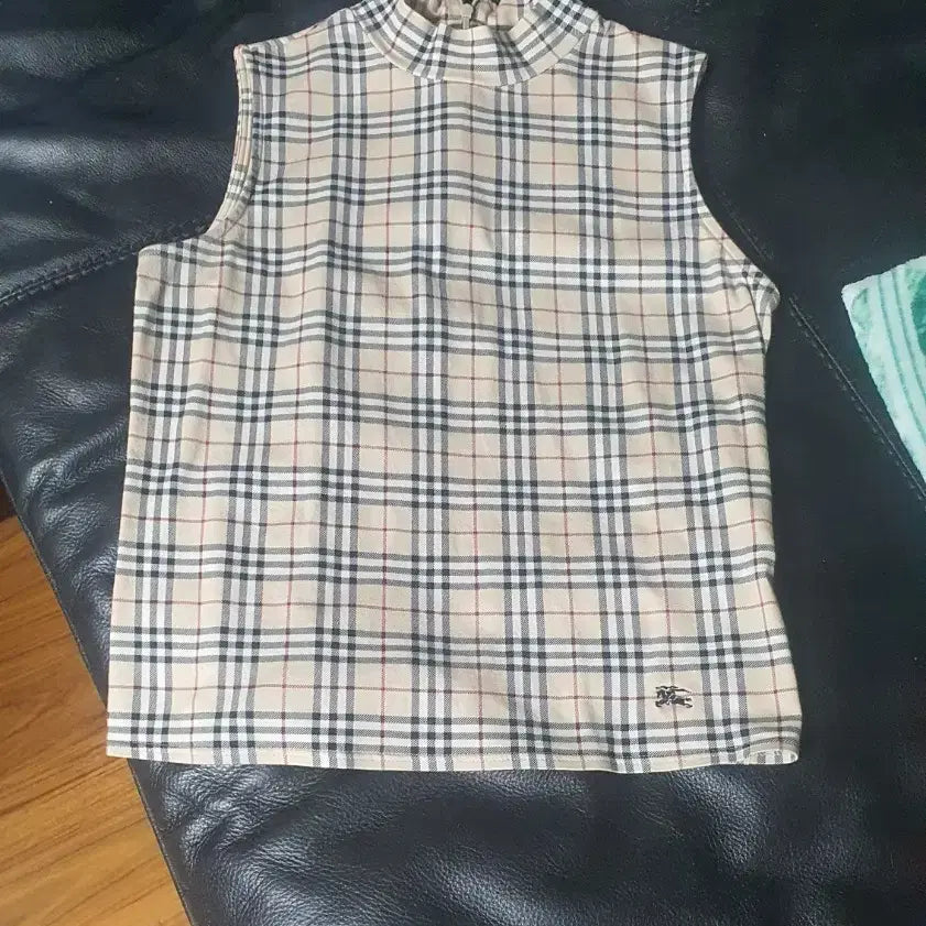 [BUNJANG] Burberry Sleeveless Top S / 버버리(정품)민소매s(무료배송)