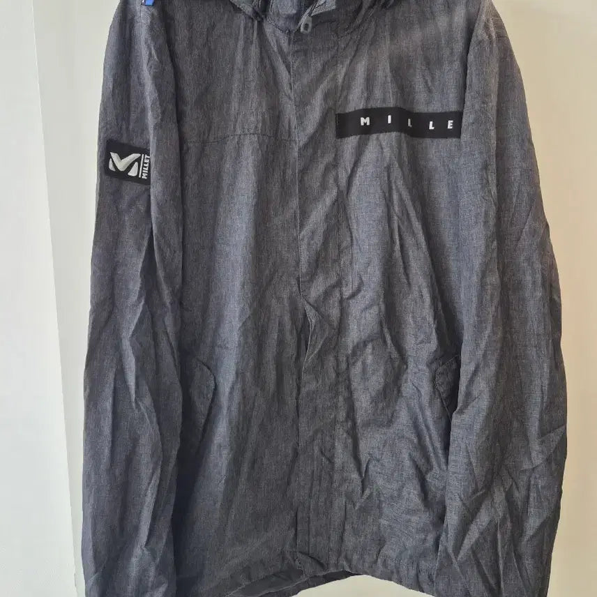 [BUNJANG] Millet Hooded Windbreaker Jacket Charcoal / 밀레 후드 바람막이 자켓 챠콜