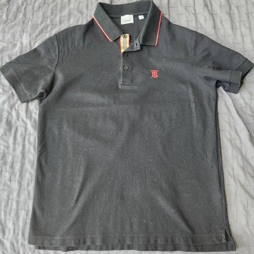 [BUNJANG] Burberry TB Logo Collar T-Shirt Black / 버버리 카라 반팔티