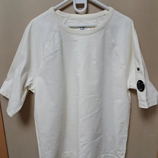 [BUNJANG] CP Company Unisex Lens Detail Short Sleeve T-Shirt Ivory S / 정품 CP컴퍼니 렌즈 공용 반팔 티셔츠 아이보리 S(90~95)
