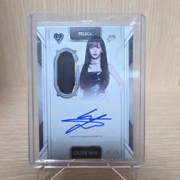 [BUNJANG] fromis_9 Lee Chaeyoung 2025 Limited Relic Auto Photocard / 프로미스나인 테레카 이채영 25한정 렐릭 오토 카드