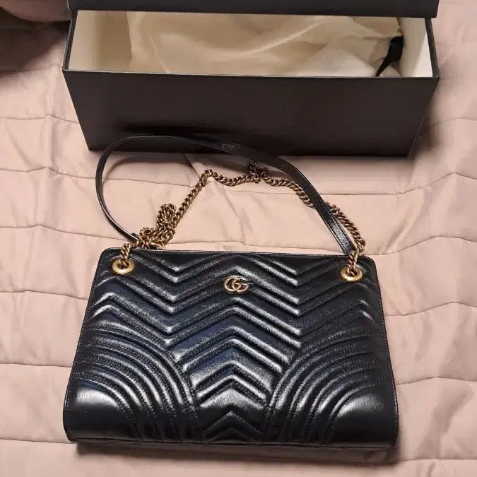 [BUNJANG] Gucci Quilted Chain Clutch Bag / 구찌 가방 판매합니다