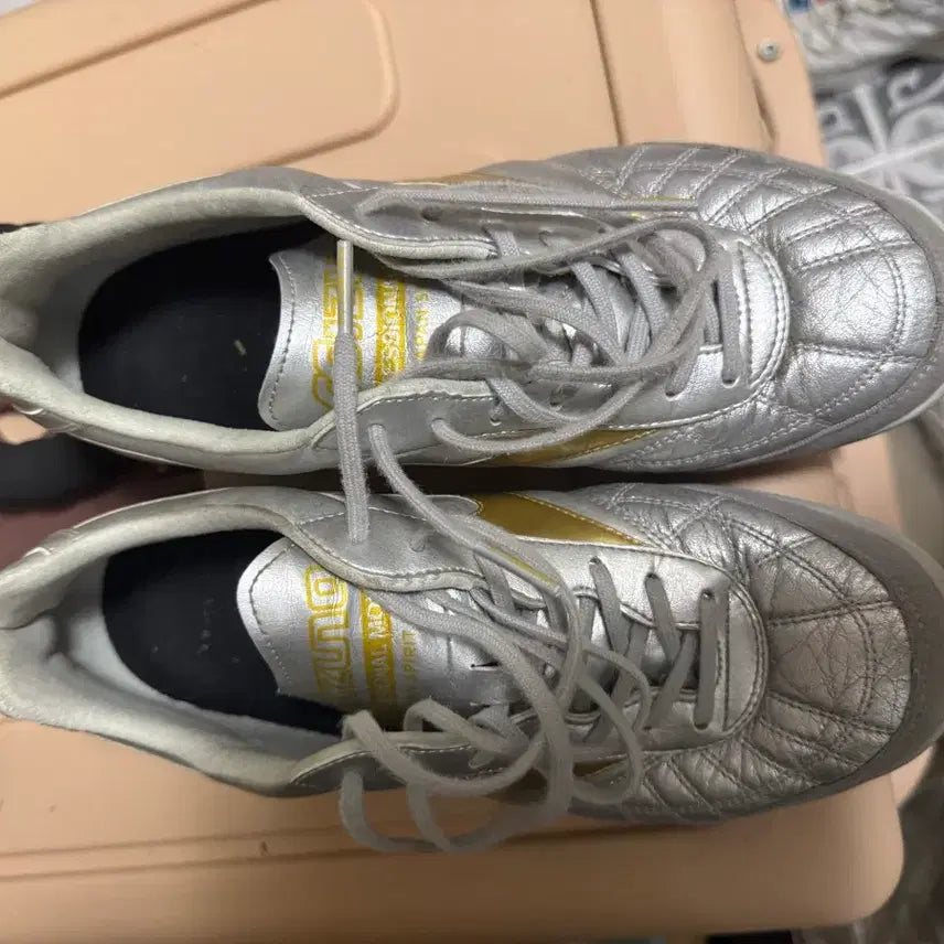 [BUNJANG] Mizuno Sala Japan TF Futsal Shoes Size 245 / 미즈노 살라 재팬 tf 풋살화 245
