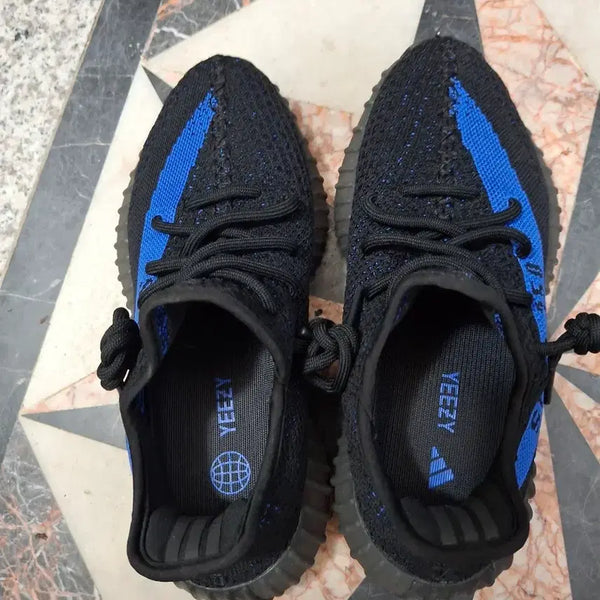 [BUNJANG] Adidas Yeezy Boost 350 V2 Dazzling Blue Sneakers / 아디다스 이지 부스트 350 V2 다즐링 블루 제품이에요블랙 색상에 시