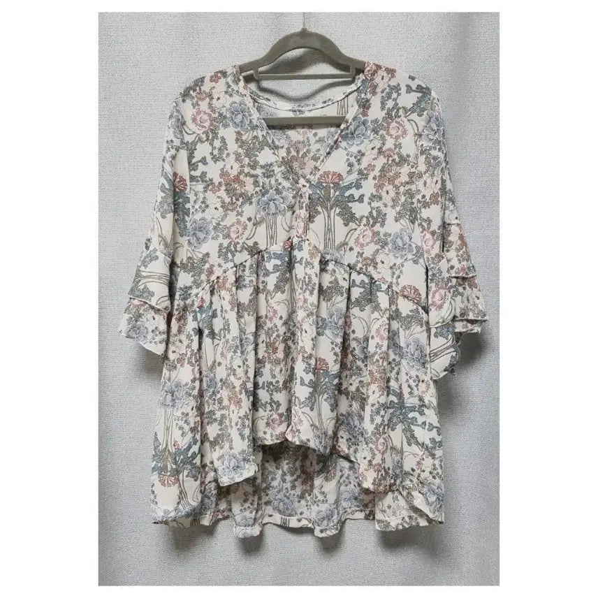 [BUNJANG] Flower Ruffle Blouse / 플라워 러플 블라우스