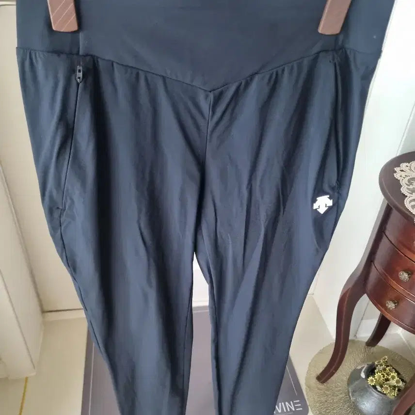[BUNJANG] Descente Women's Logo Point Leggings / 데상트 여성레깅스