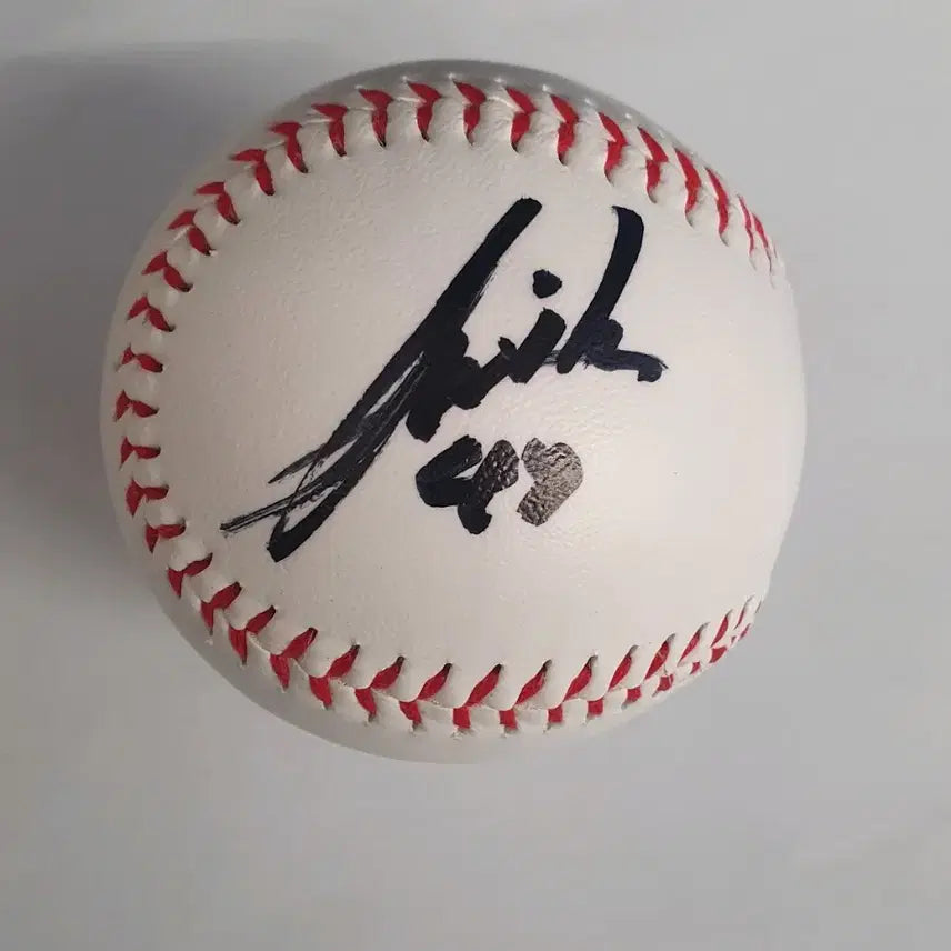 [BUNJANG] Kiato Tigers Lee Eui-ri Autographed Baseball / 기아타이거즈 이의리 선수님 싸인볼 친필 싸인 야구공 기아 타이거즈