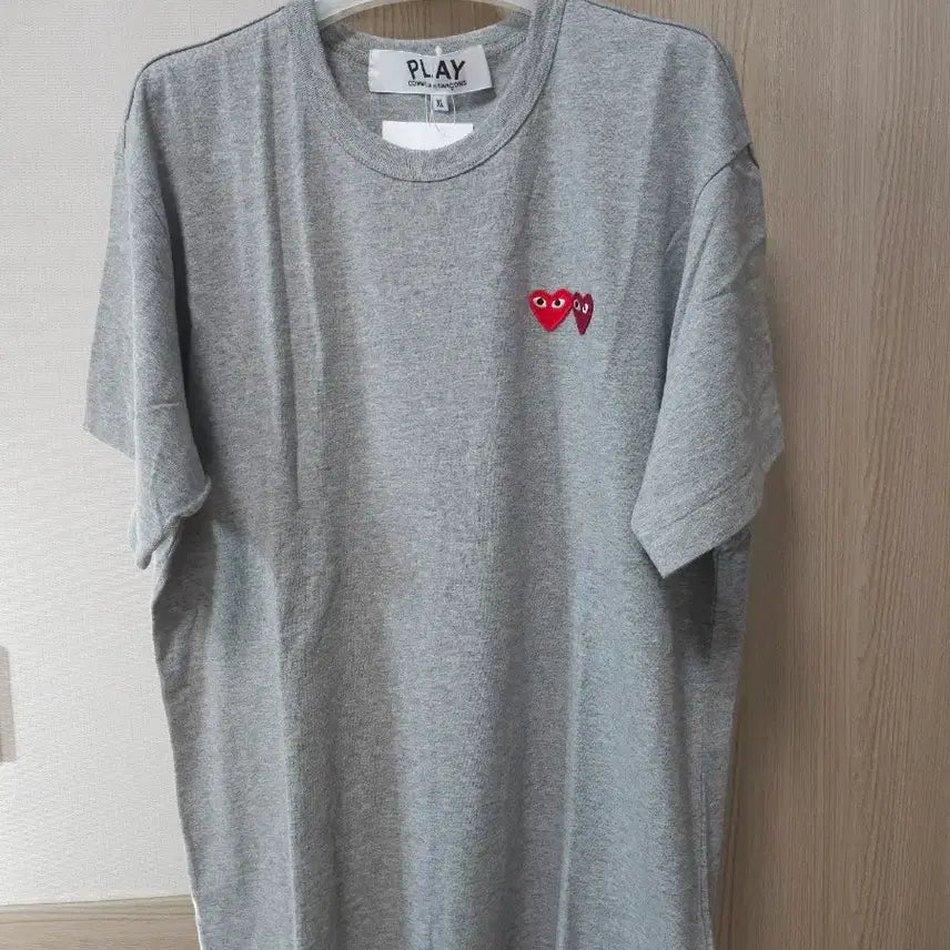 [BUNJANG] Comme des Garçons PLAY Double Heart Appliqué T-Shirt / 꼼데가르송 플레이 트리플하트