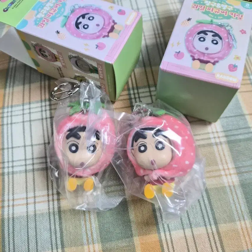 [BUNJANG] Strawberry Crayon Shin-chan Figure Keyring / 딸기짱구 키링 과일짱구 피규어 키링