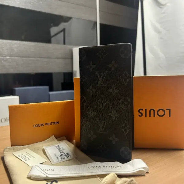 [BUNJANG] Louis Vuitton Eclipse Long Wallet (Men's) / [새상품급]루이비통 이클립스 장지갑 (남성지갑)