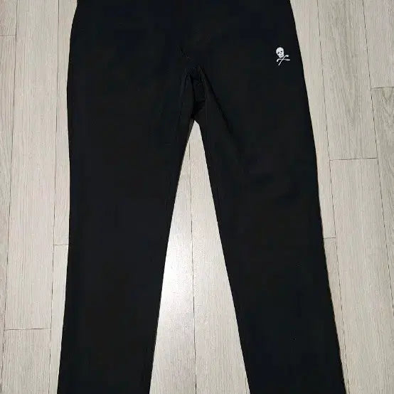 [BUNJANG] Mark &ロナ Japan Skull Logo Black Pants (Size 33-34) / 마크앤로나 재팬 스컬 로고 블랙 팬츠 춘추복33~34