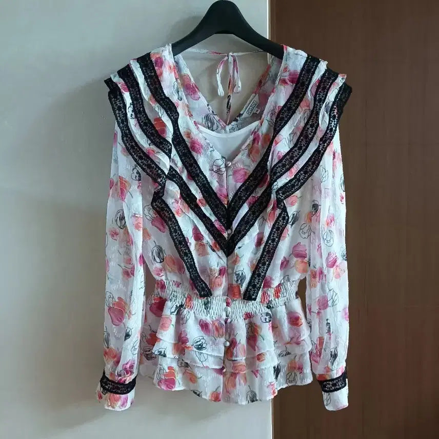 [BUNJANG] EGOIST Floral Frill Blouse Size 66 / 에고이스트 플로럴 프릴 블라우스 66