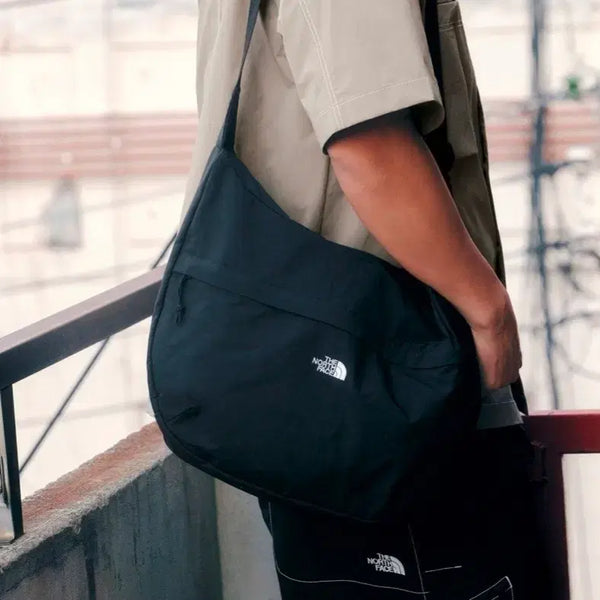 [BUNJANG] The North Face Linden Hobo Bag / [노스페이스] 린덴 호보백