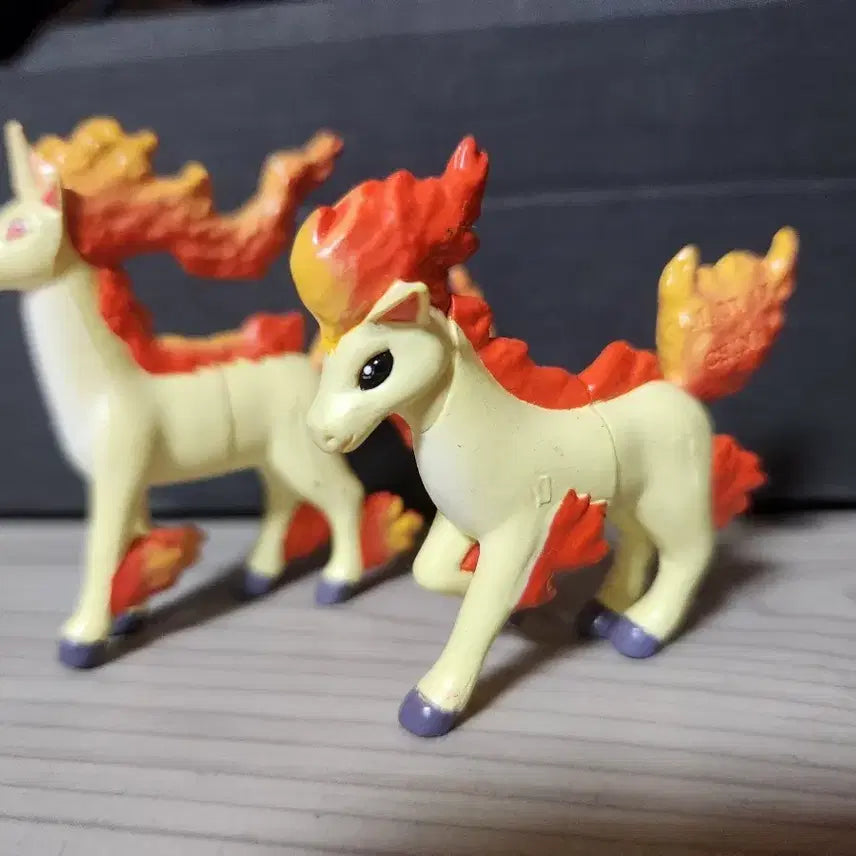 [BUNJANG] Takara Tomy Pokémon MonColle First Edition Ponyta & Rapidash Figure Set / (포켓몬/타카라토미) 몬코레 초판 포니타&날쌩마 세트 피규어