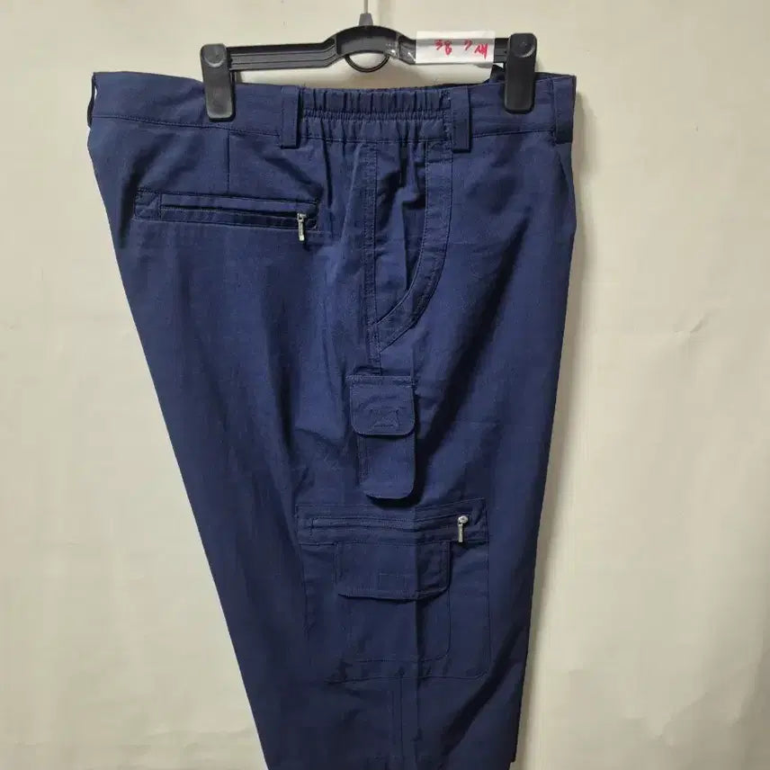 [BUNJANG] Navy Cargo Shorts - Size 38 / 새상품 네이비색 카고 반바지 38 사이즈