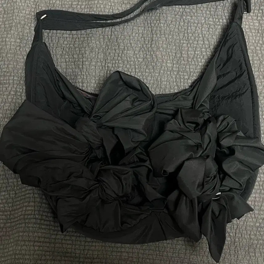 [BUNJANG] Lee Woo Gamas Kkarez Ribbon Crossbody Bag / 이우가마카라스 리본 크로스백