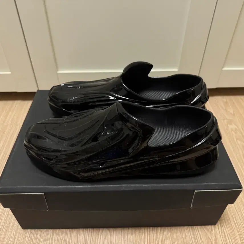 [BUNJANG] ALYX Monogram Slip-on Shoes Black / 알릭스 모노 슬립온 유광 270