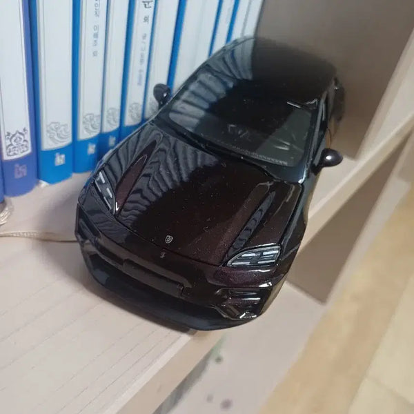 [BUNJANG] Porsche Macan Turbo Dark Brown 1:24 Diecast Model / 포르쉐마칸터보 다크브라운 1:24  다이캐스트