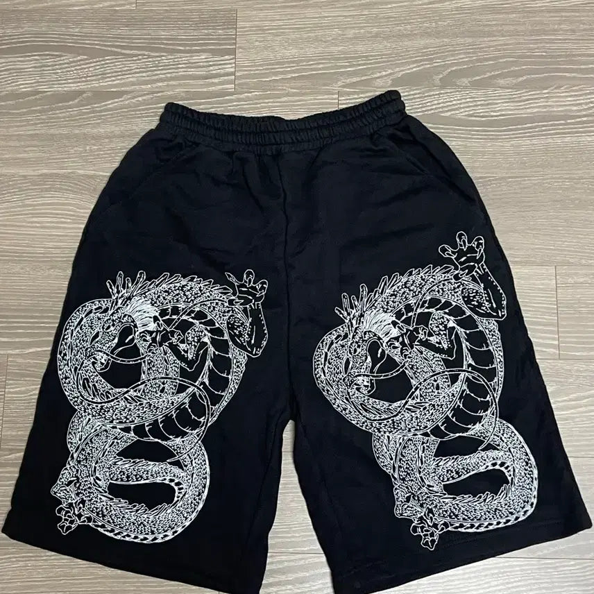 [BUNJANG] Critic Dragon Ball Limited Edition Shorts M / 네고가능)크리틱 드래곤볼 한정판 반바지 M 새상품