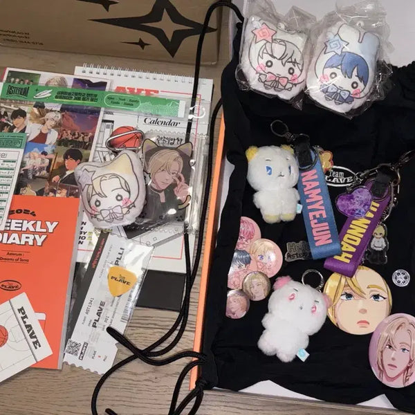 [BUNJANG] Plaiv 2024 Season's Greetings + Yukyeo Keychain (Noah + YeJun) + Mmemimoo Keychain Bundle Set / 플레이브 2024 시그+육여 키링 (노아+예준)+므메미무 키링 등 일괄